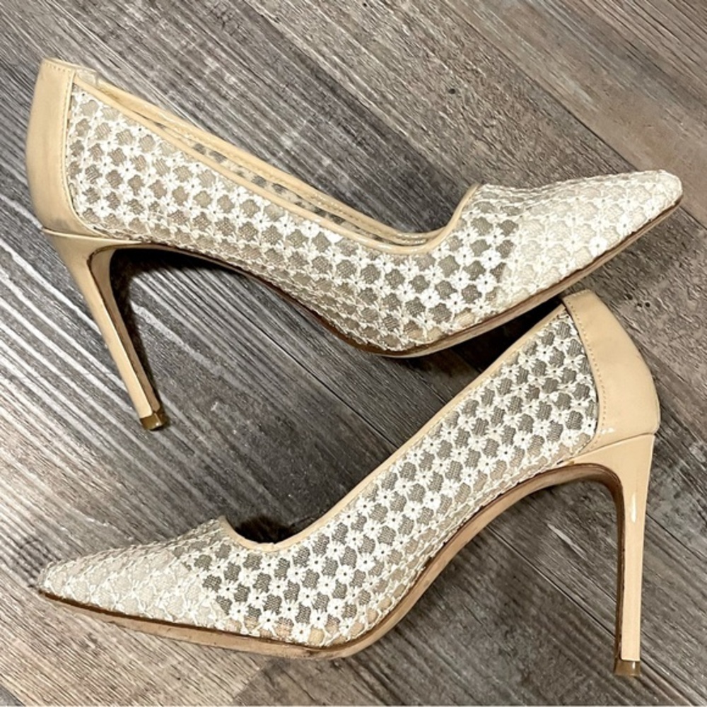Donald J. Pliner Cream and Tan Lace Stiletto Pumps, Size 6.5M - Picture 1 of 14